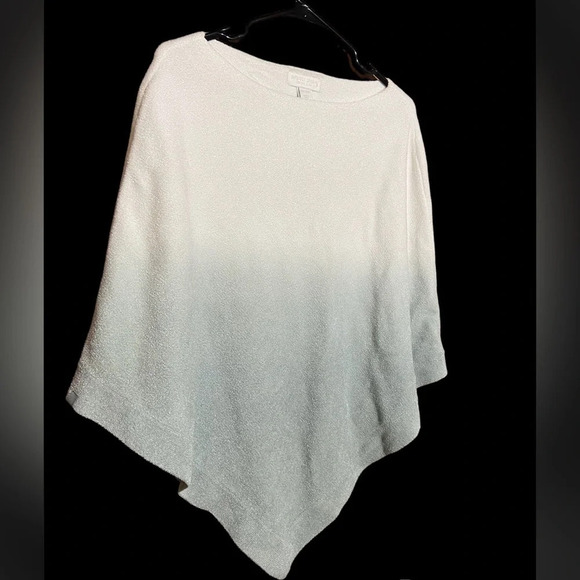 Barefoot Dreams Cozychic Ultra Lite Poncho Blue and White‎ - One Size - Picture 3 of 5